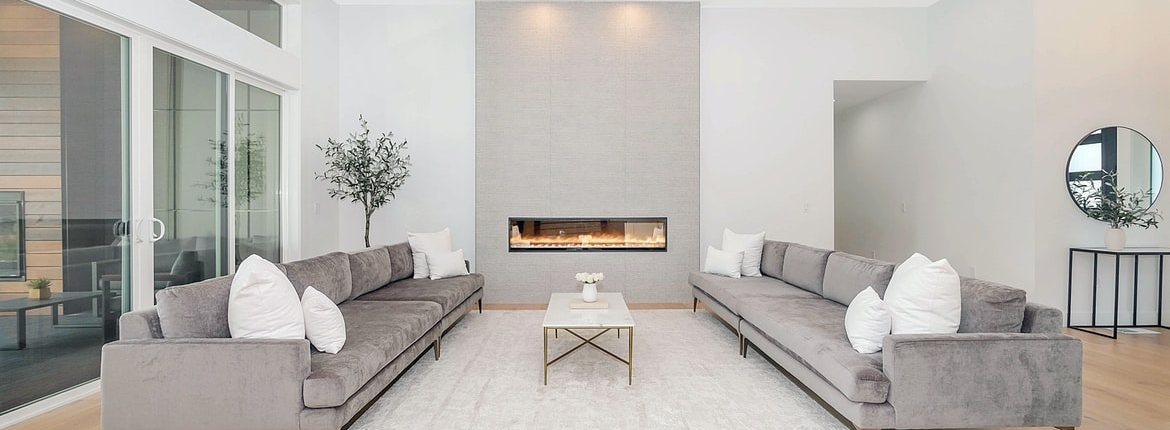 photo-1628744876497-eb30460be9f6